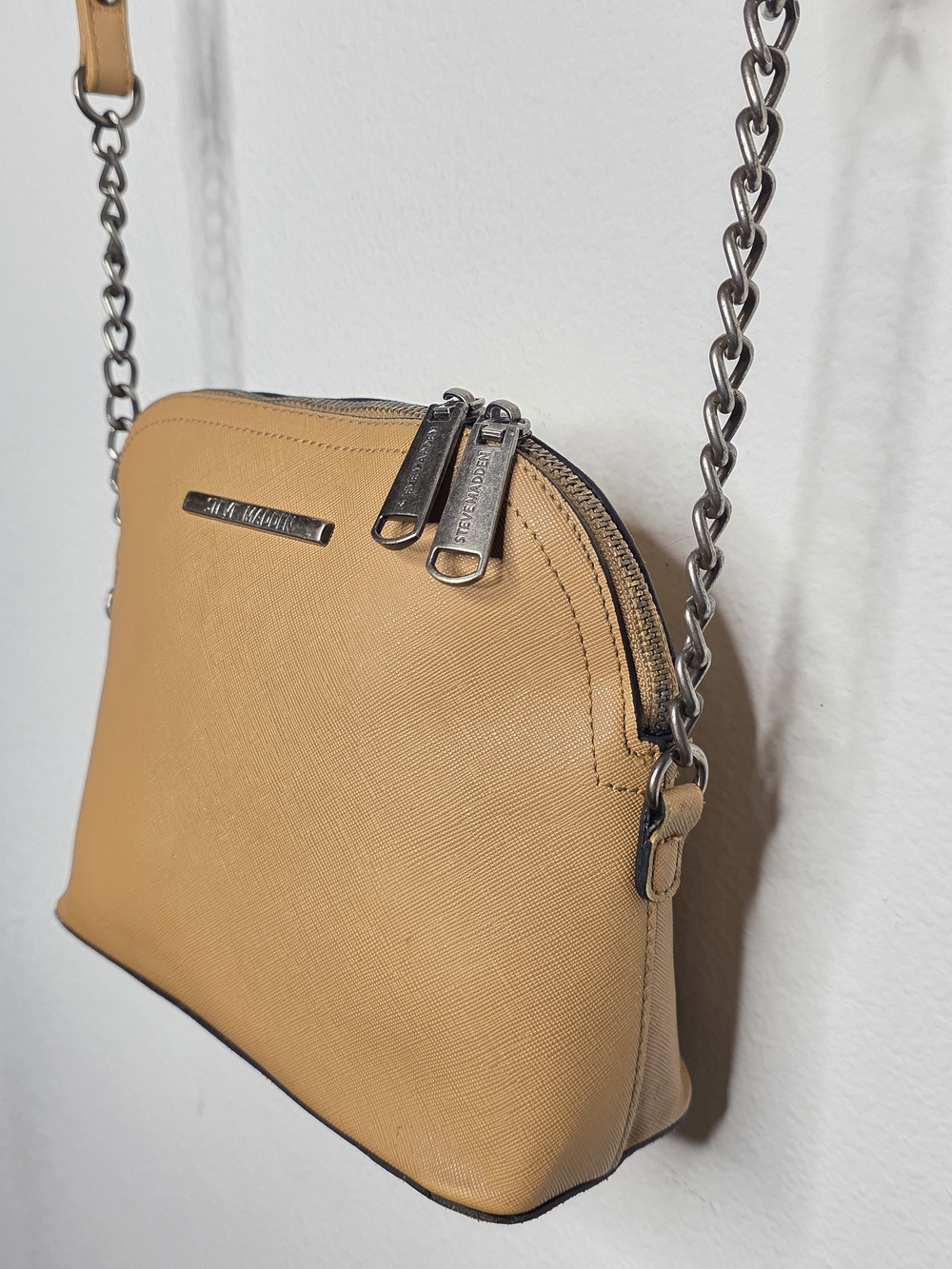 Steve Madden Dome Crossbody Bag Camel With Gold Chain EUC